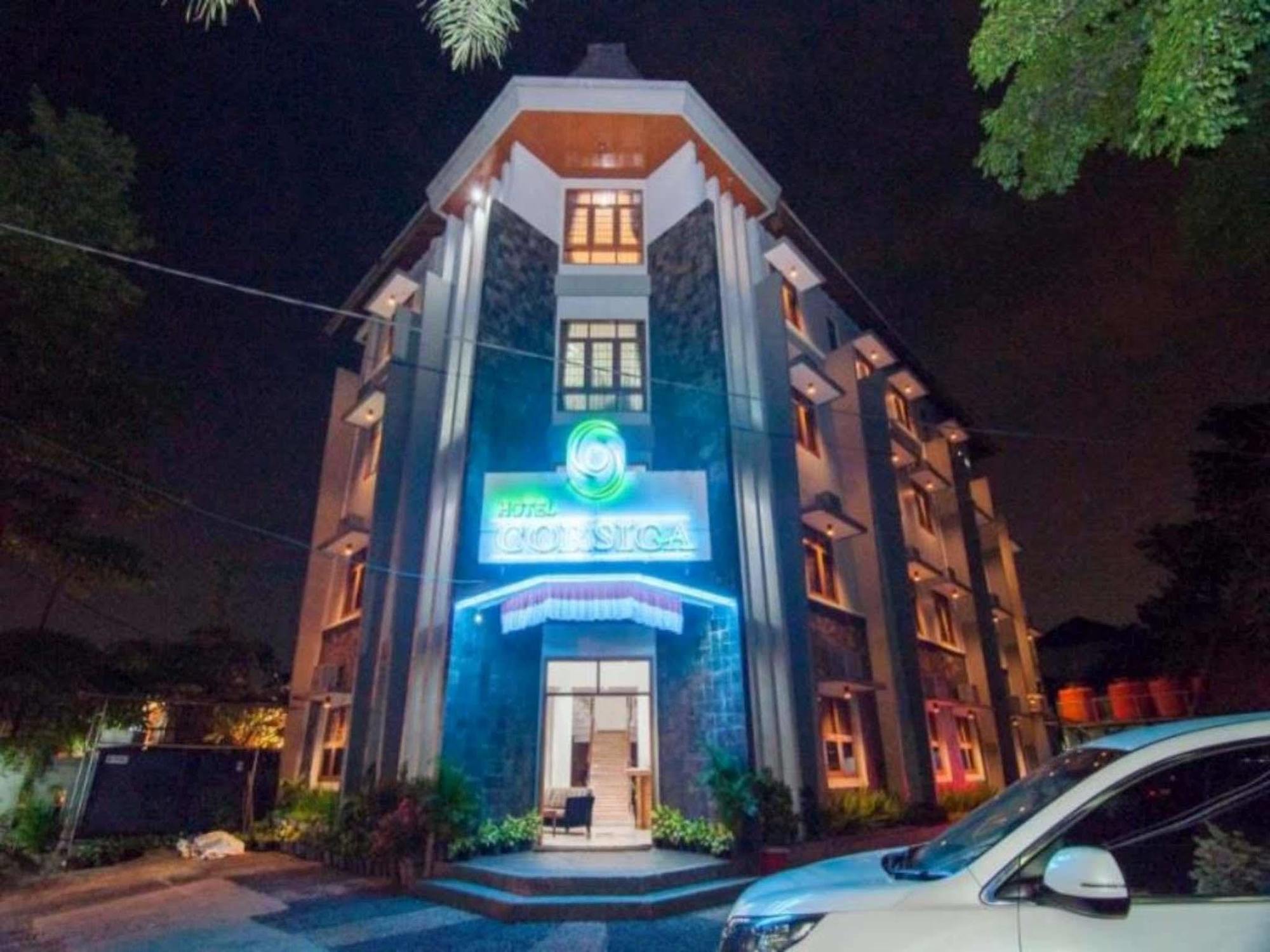 Corsica Hotel Bandung Exterior foto